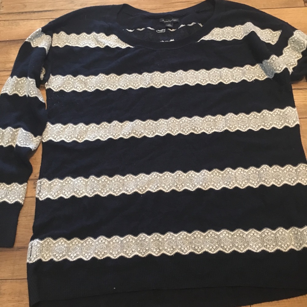AE 🦅 size lg, navy lace striped sweater